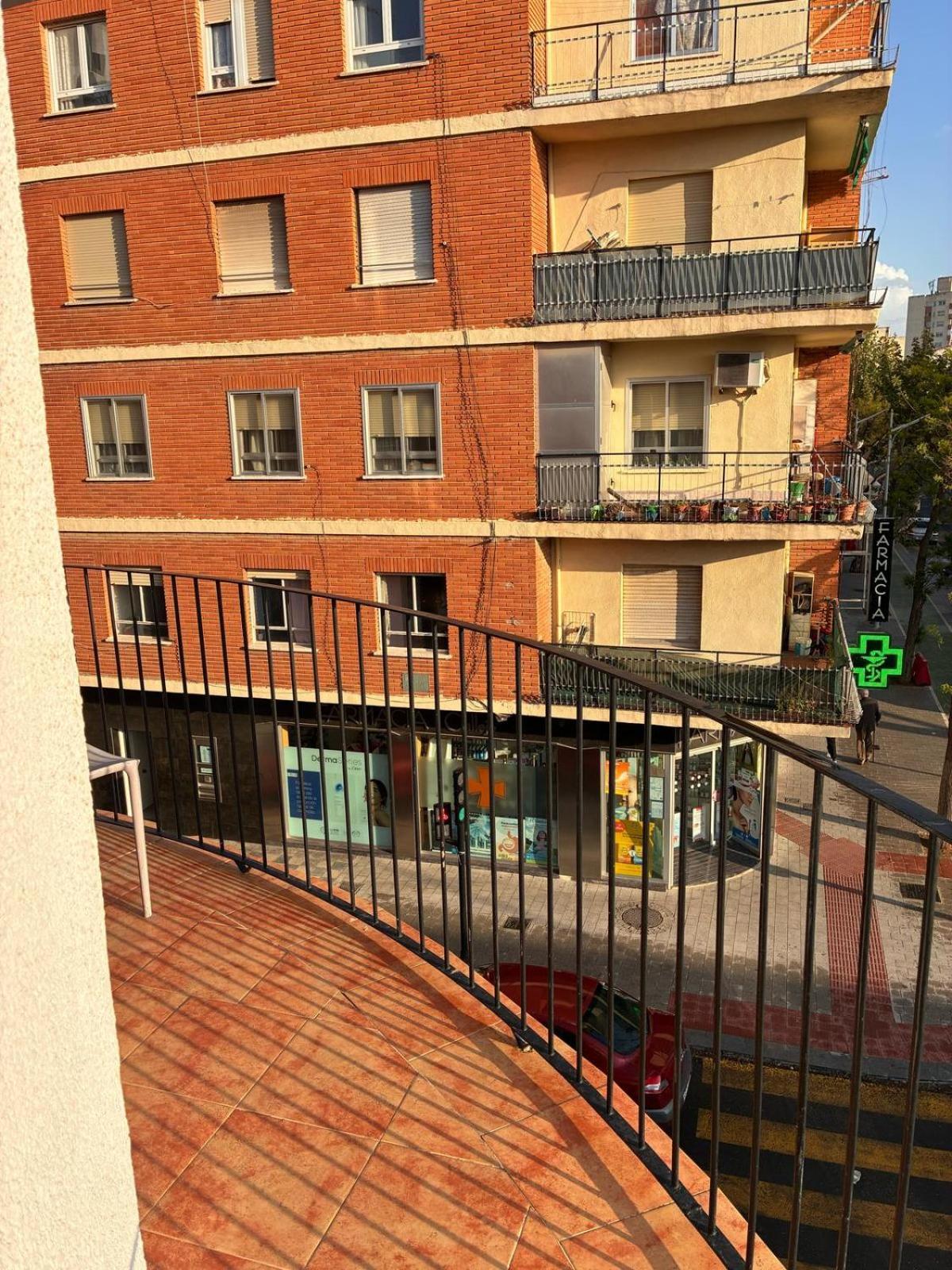 Apartamento De 2 Dormitorios Junto Al Hospital Albacete Exterior foto